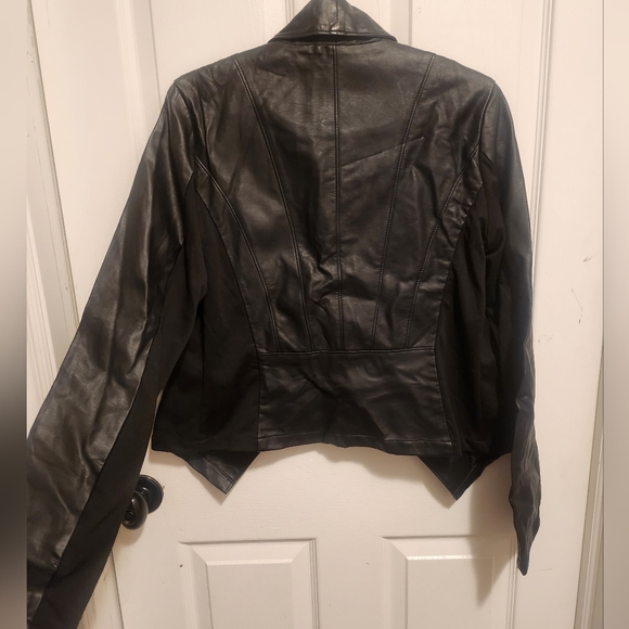 Imitation Leather Blazer - Picture 3 of 4